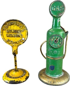 ARCADE GAS PUMP W/ TROPICAL PAINT ROAD SIGN