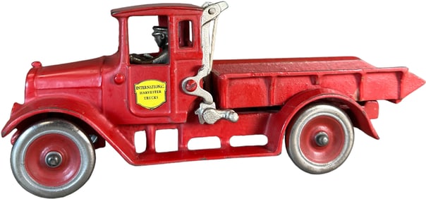 ARCADE IH RED BABY DUMP TRUCK