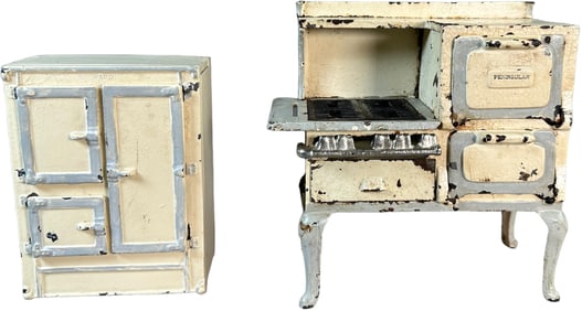 ARCADE ICE BOX & PENINSULAR IRON RANGE