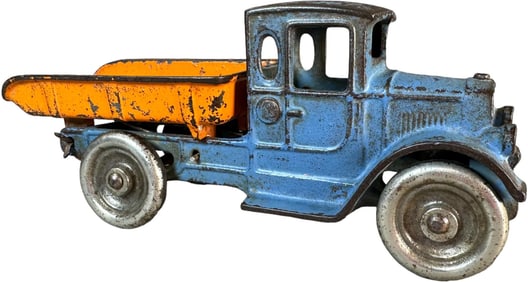 LARGE KILGORE DUMP TRUCK