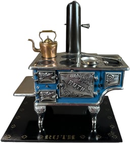 RUTH CAST IRON MINIATURE CHILDS STOVE