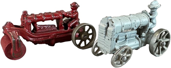 ARCADE TRACTOR W/ AC WILLIAMS ROAD ROLLER