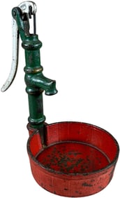 ARCADE PUMP WITH BUCKET