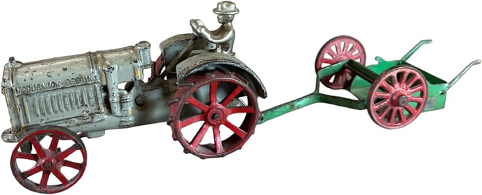 ARCADE MCCORMICK DEERING TRACTOR & SCRAPER