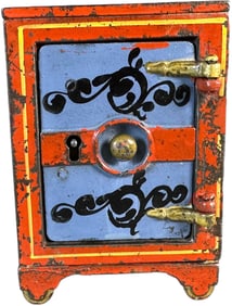 STENCILED DOOR W/ RECESSED KNOB BANK