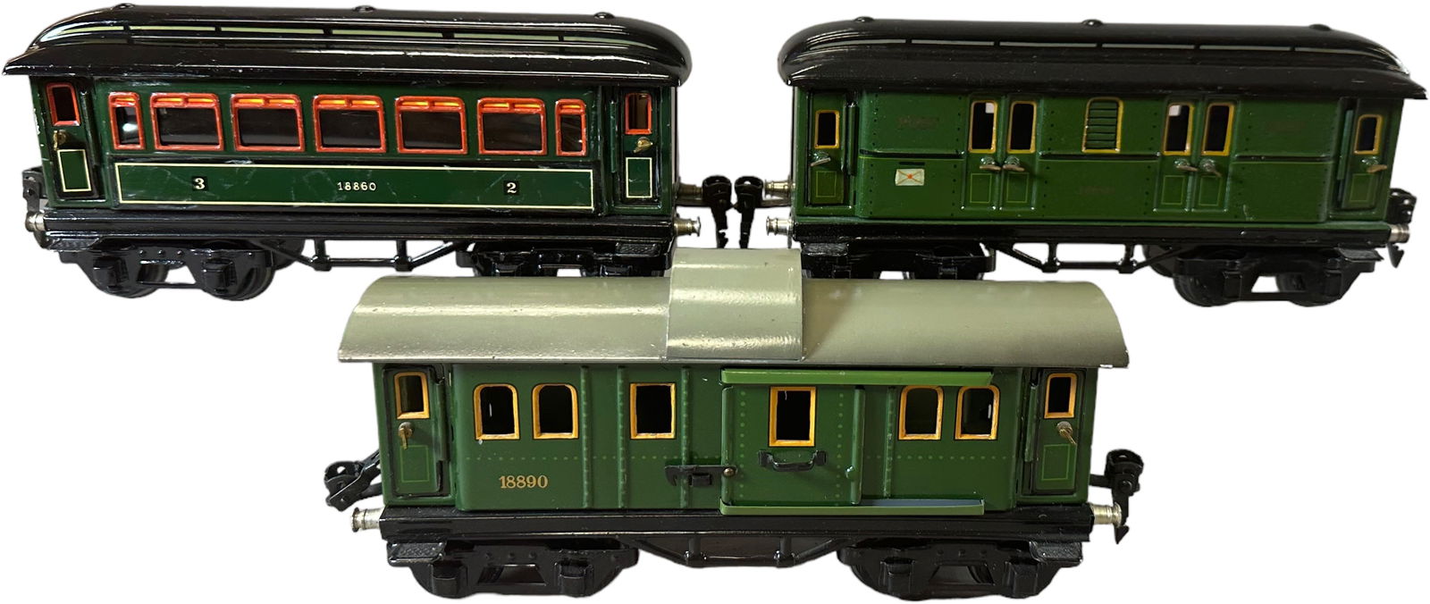 PREWAR MARKLIN PASSENGER CARS (1 of 5)