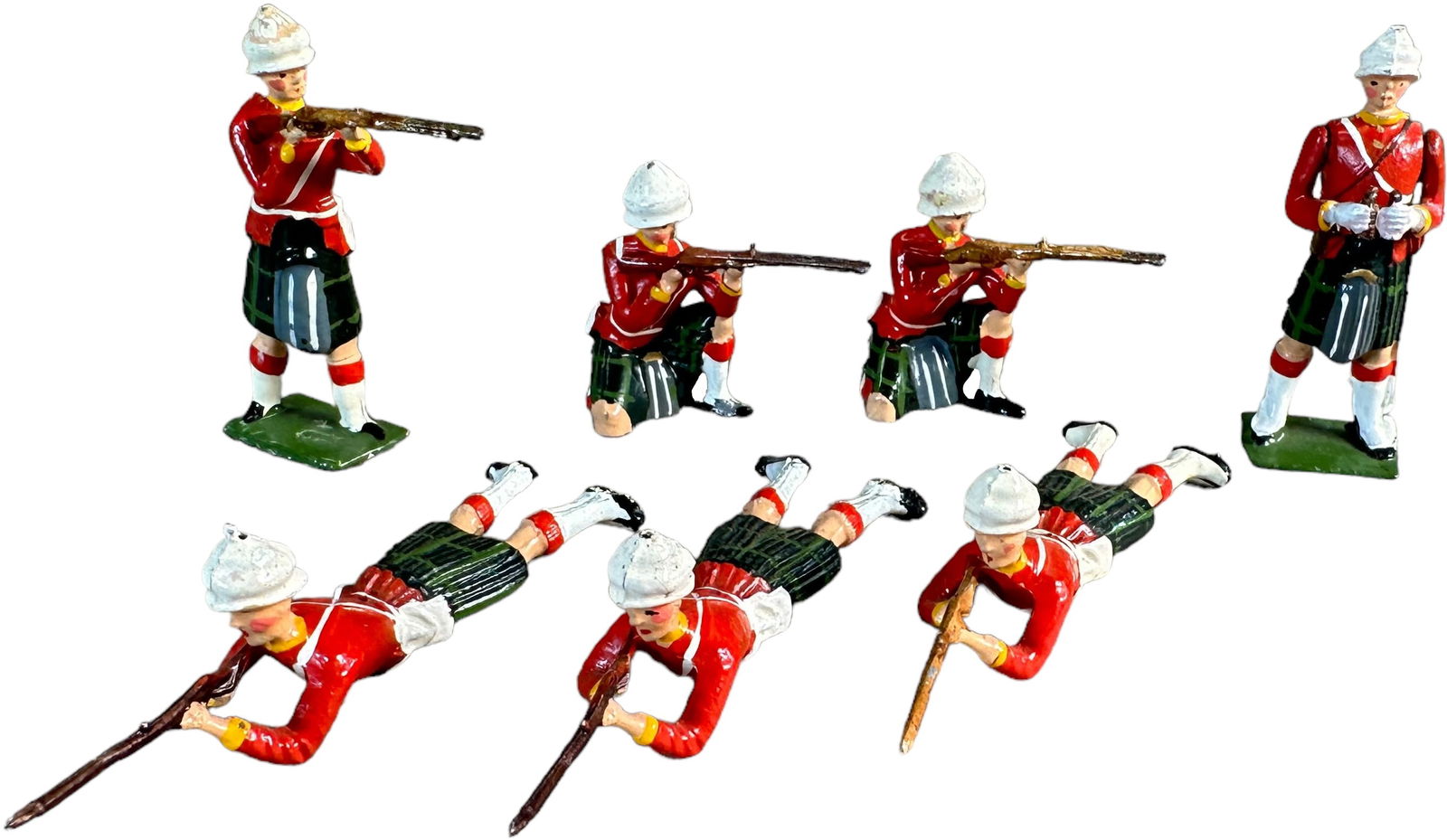 BRITAINS HIGHLANDERS FIRING POSES (1 of 5)