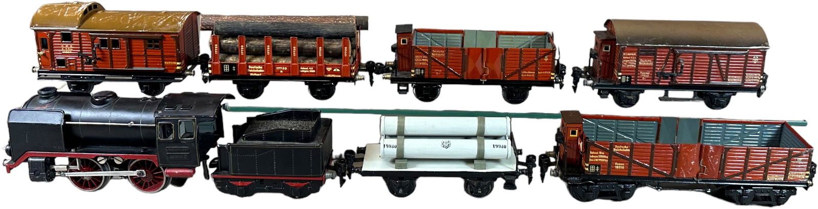 MARKLIN R66/12910 LOCO & FREIGHT WAGONS (1 of 5)