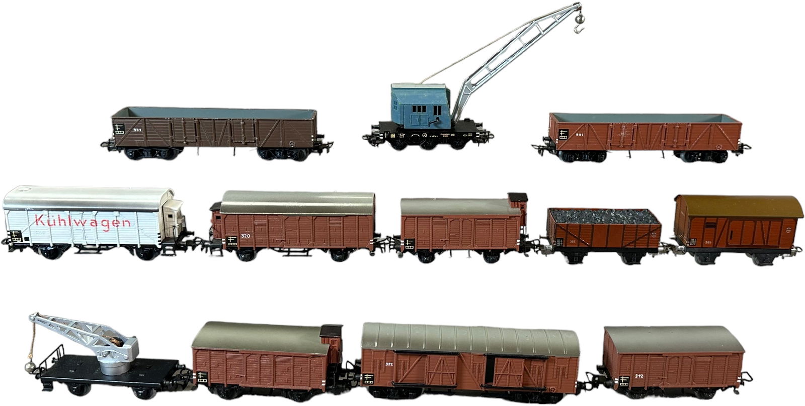 MARKLIN DIECAST HO FREIGHT CARS: 167. MARKLIN DIECAST HO FREIGHT CARS | HO gauge, diecast. | 6.5" l. largest | (Near Mint Condition) | $300 - $600