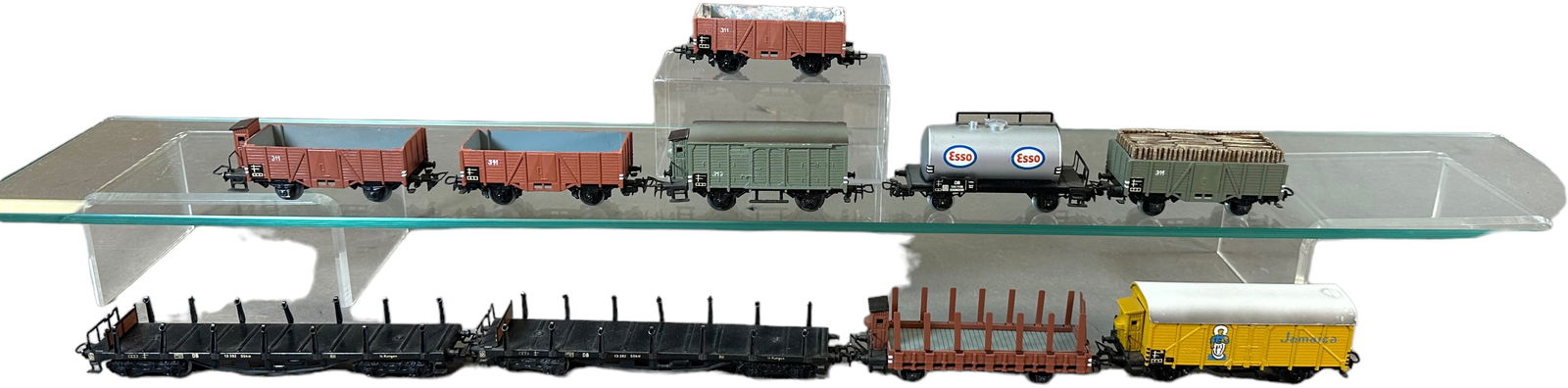 MARKLIN DIECAST HO FREIGHT CARS: 180. MARKLIN DIECAST HO FREIGHT CARS | HO gauge. | 6.5" l. | (Excellent Condition) | $300 - $600