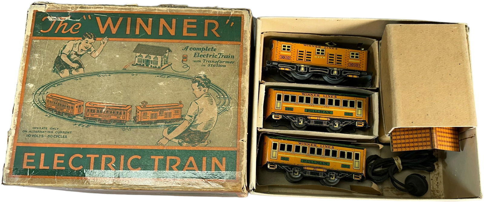 BOXED WINNER LINES TRAIN SET (1 of 8)