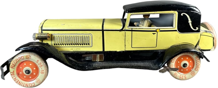 DISTLER SALOON COUPE W/ ELECTRIC HEADLIGHTS