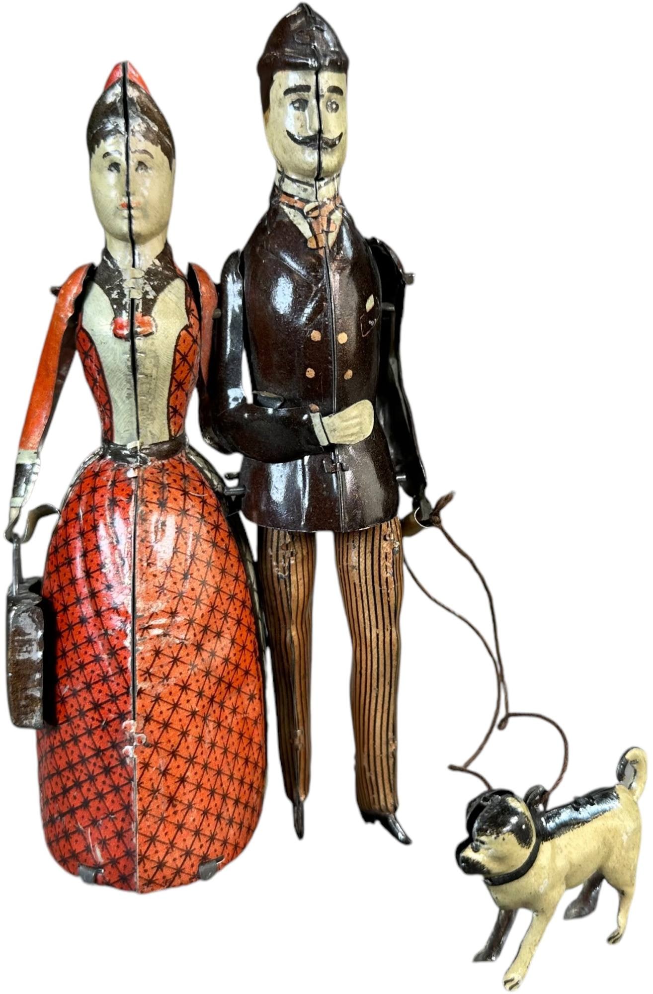 LEHMANN WALKING DOWN BROADWAY (1 of 5)