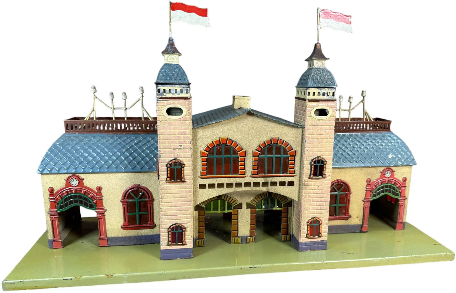 BING NO.10236 PASSENGER STATION (1 of 7)