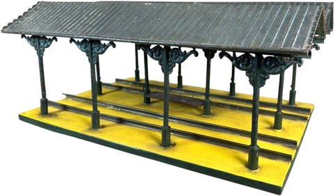 EARLY BING RAILROAD PLATFORM