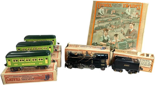 BOXED LIONEL 262 LOCO PASSENGER SET