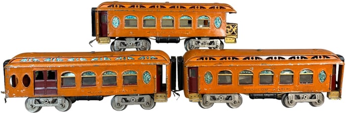 LIONEL ORANGE 10 SERIES PASSENGER CARS