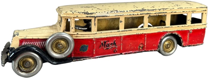 ARCADE MACK 6 PASSENGER BUS