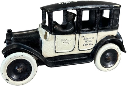 ARCADE BLACK & WHITE CAB