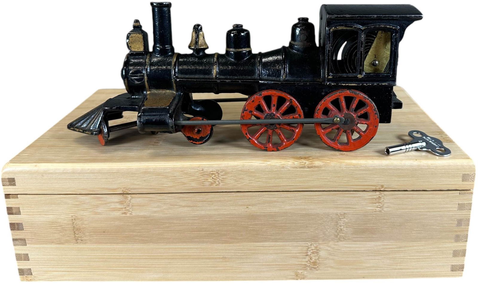 P&L BUFFALO CLOCKWORK FLOOR TRAIN (1 of 7)