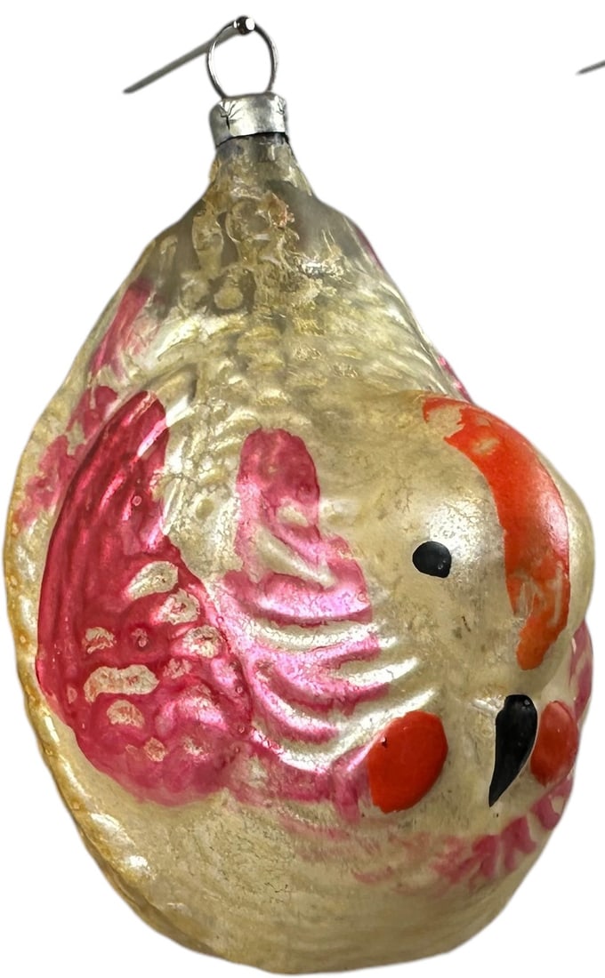 CHICKEN IN A BASKET GLASS ORNAMENT (1 of 5)