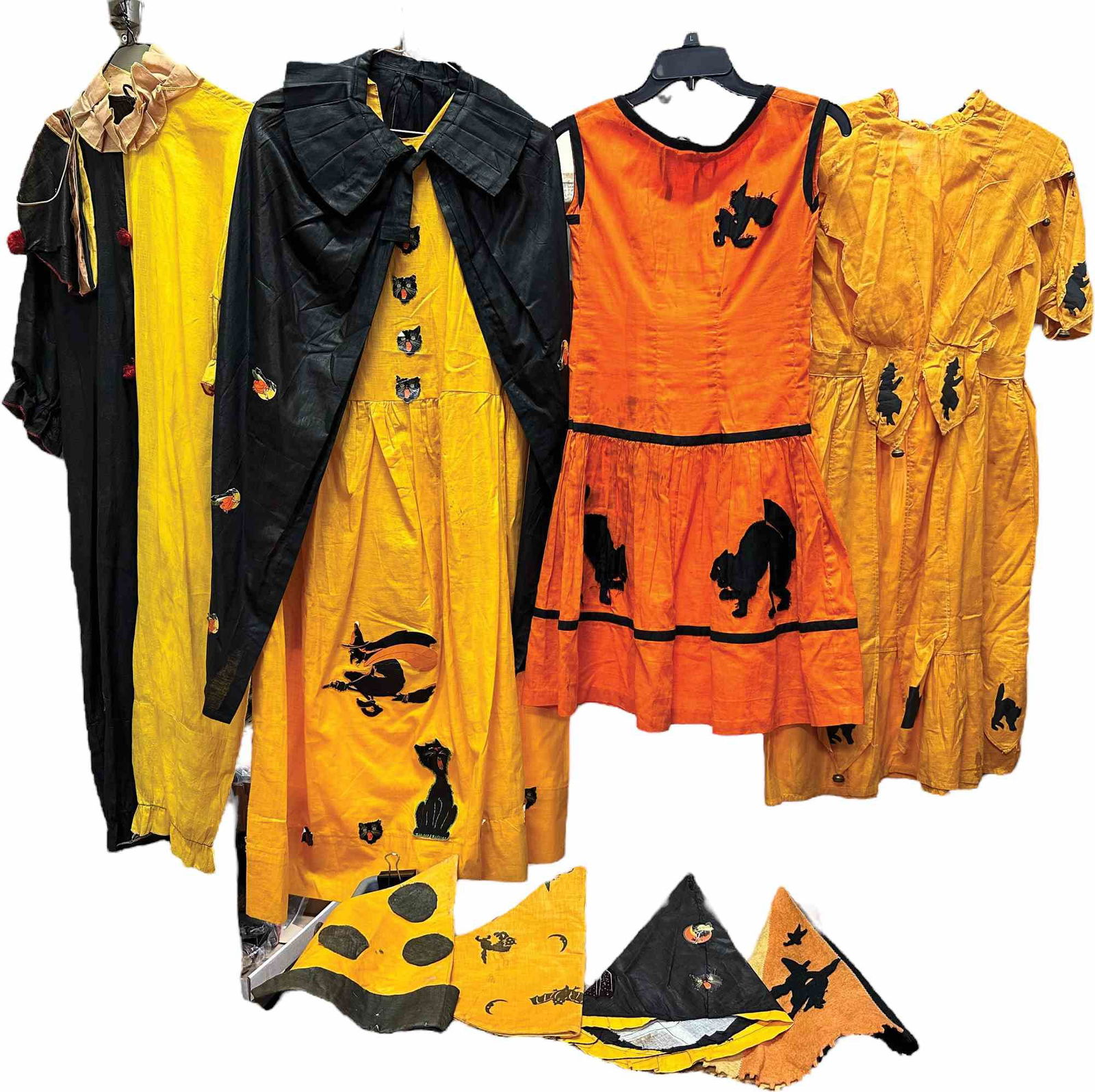 VINTAGE HALLOWEEN COSTUMES & HATS (1 of 15)