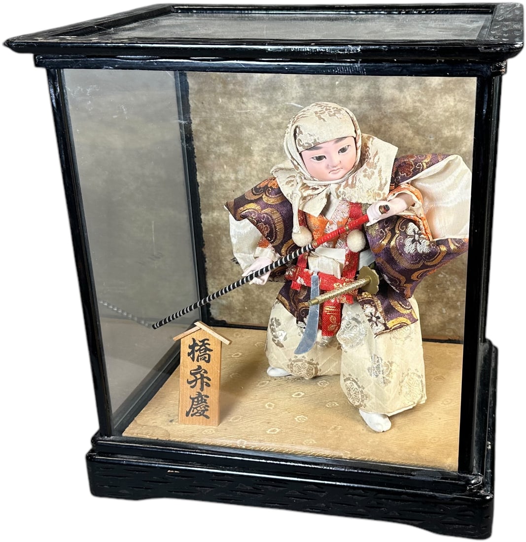 JAPANESE SAMURAI WARRIOR FIGURE IN DISPLAY CASE (1 of 7)