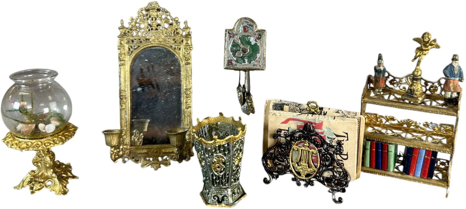 DOLL HOUSE MINIATURES (1 of 3)