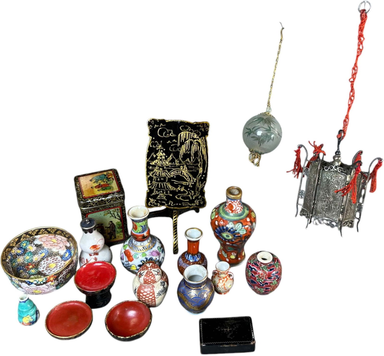 ASIAN DOLLS HOUSE MINIATURES (1 of 3)