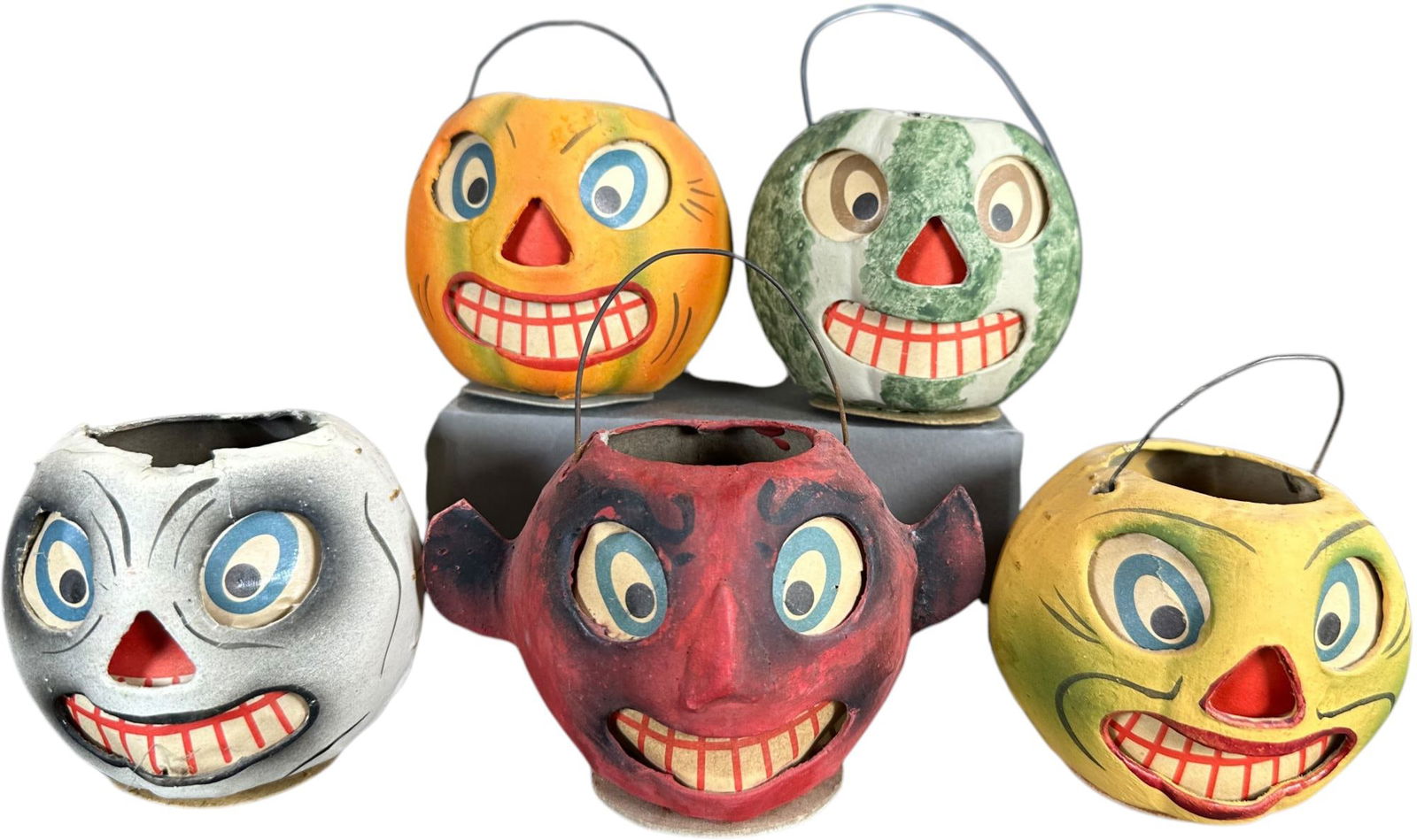 FIVE CONTEMPORARY HALLOWEEN LANTERN (1 of 4)