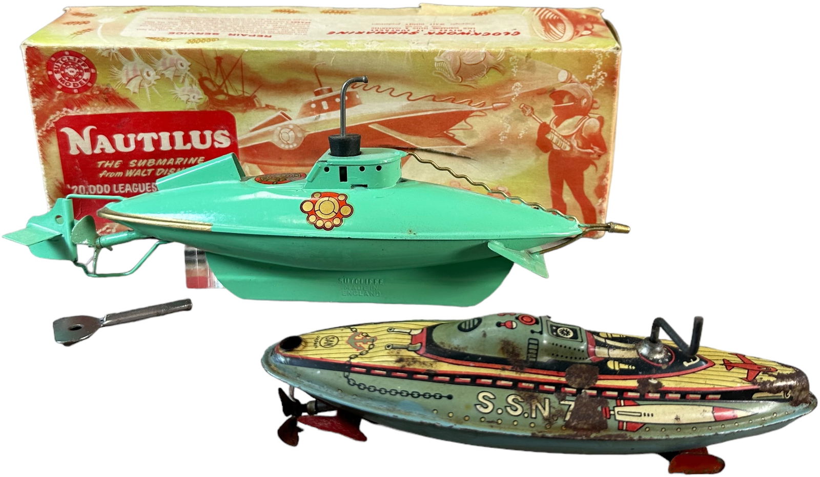 BOXED ENGLISH DISNEY NAUTILUS SUBMARINE (1 of 8)