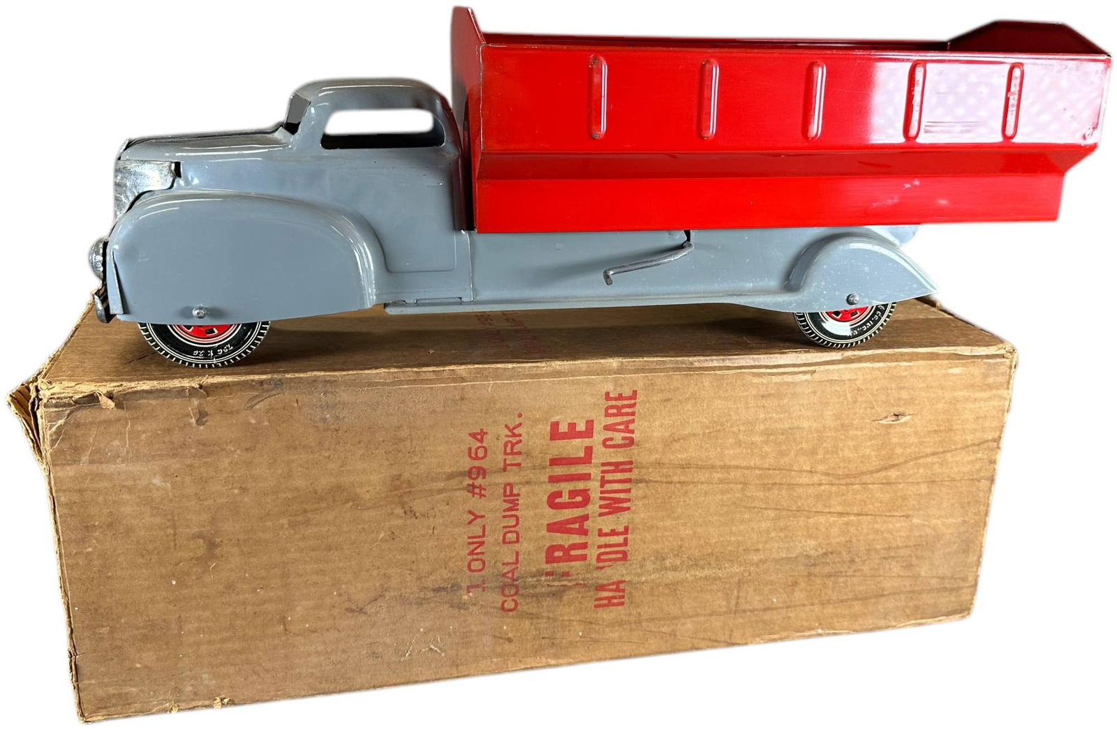 BOXED MARX STEEL COAL DUMP TRUCK (1 of 9)