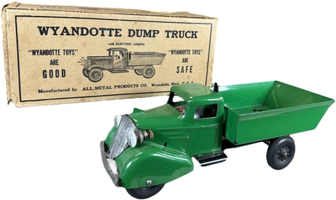 BOXED WYANDOTTE DUMP TRUCK