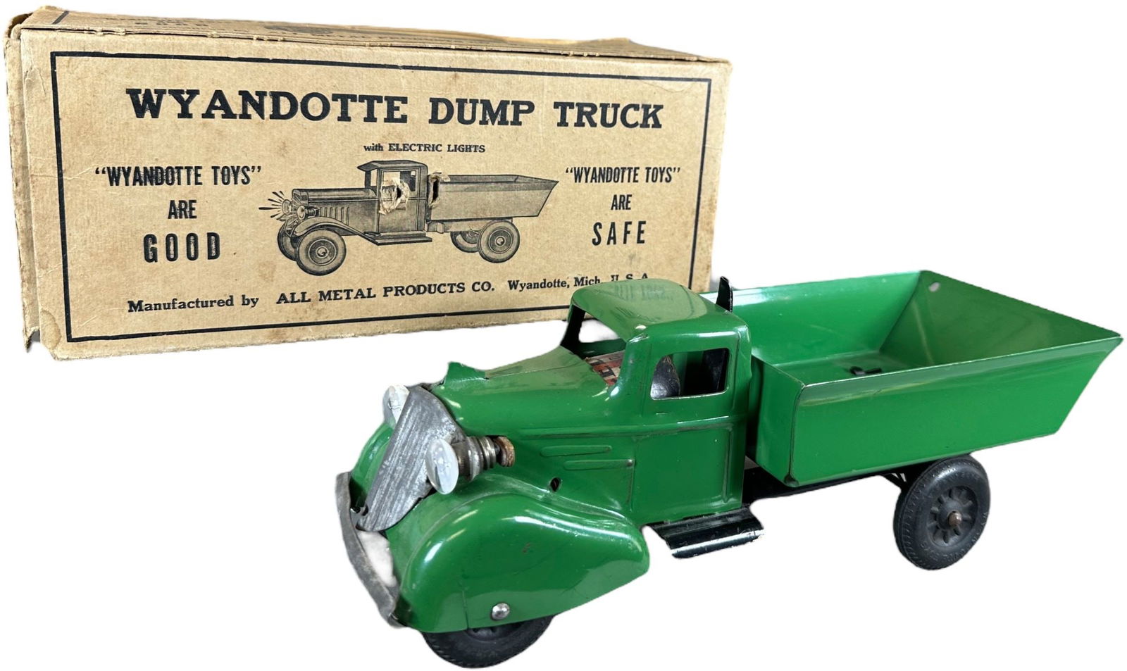 BOXED WYANDOTTE DUMP TRUCK (1 of 9)