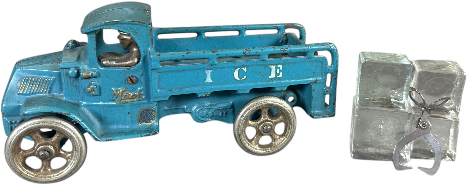 ARCADE MACK ICE TRUCK (1 of 10)