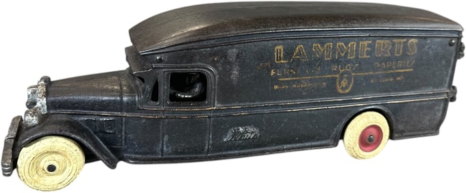 ARCADE LAMMERTS WHITE MOVING VAN