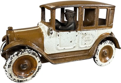 ARCADE BROWN & WHITE CAB CO TAXI