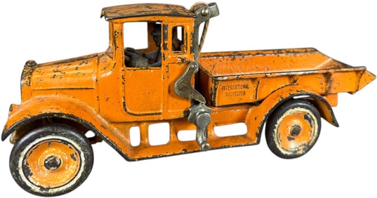 ARCADE IH YELLOW BABY TRUCK