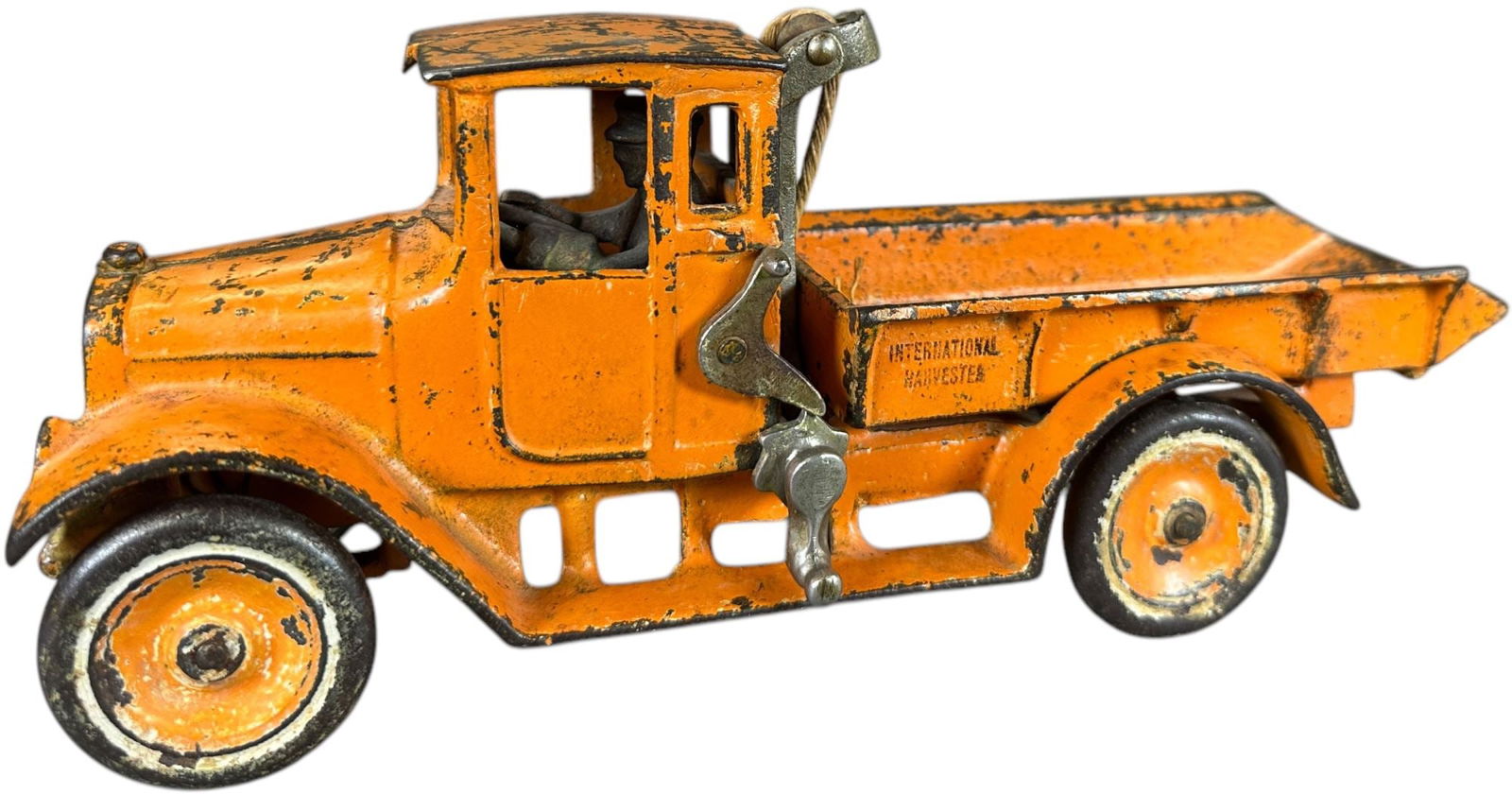 ARCADE IH YELLOW BABY TRUCK (1 of 10)