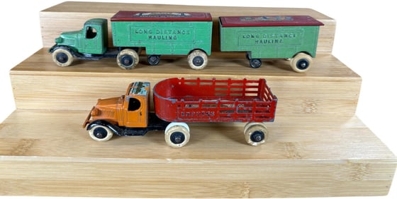 TOOTSIETOY WORLDS FAIR TRAILERS W/ MACK