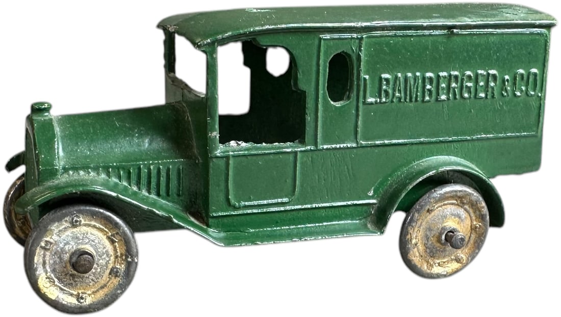 TOOTSIETOY FEDERAL VAN BAMBERGERS (1 of 6)