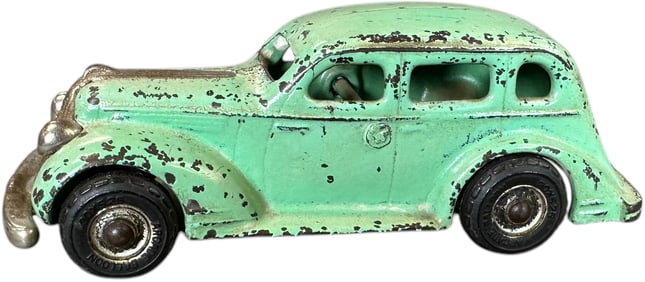 ARCADE PONTIAC SEDAN W/NICKEL GRILLE