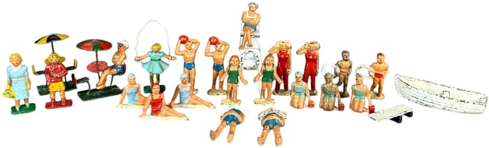 GRAY IRON FAMILY AT BEACH FIGURES