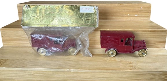 TOOTSIETOY ANNIVERSARY FEDERAL VANS