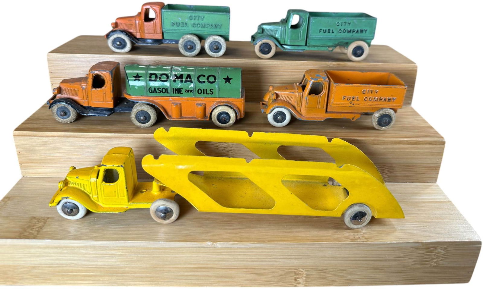 TOOTSIETOY MACK TRUCKS (1 of 4)