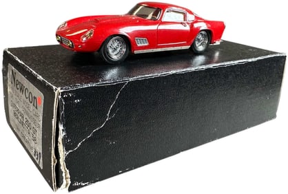 NEWCON MODELS FERRARI BERLINETTA SCALE MODEL