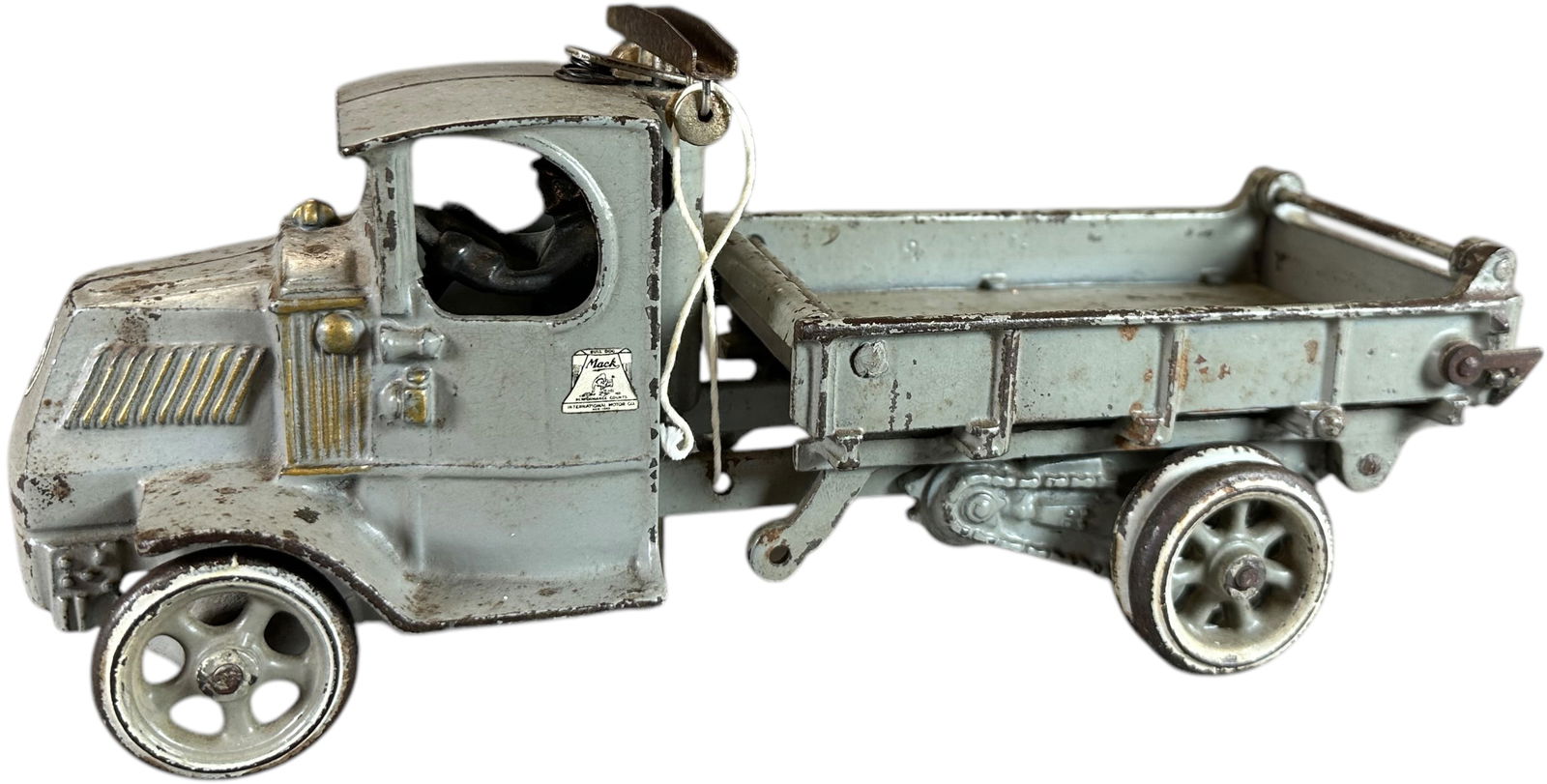 ARCADE MACK T-BAR DUMP TRUCK (1 of 8)