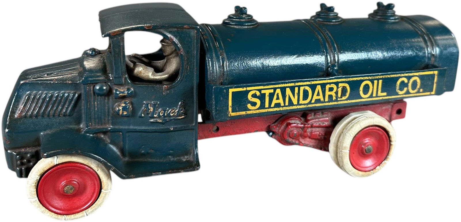 ARCADE MACK STANDARD OIL TRUCK (1 of 8)