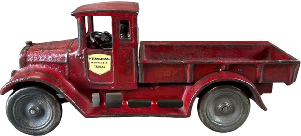 ARCADE IH RED BABY DUMP TRUCK
