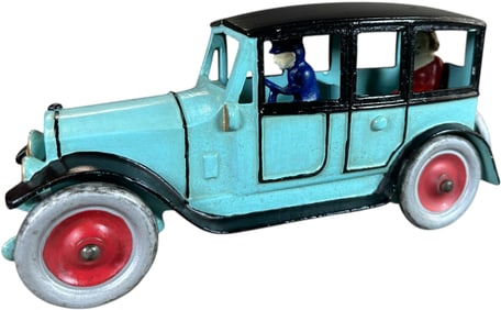 KENTON FOUR DOOR SEDAN